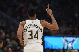 Antetokounmpo puede dejar Milwaukee Bucks